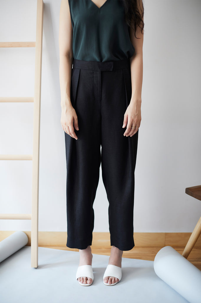 Essential Pleat Front Pant